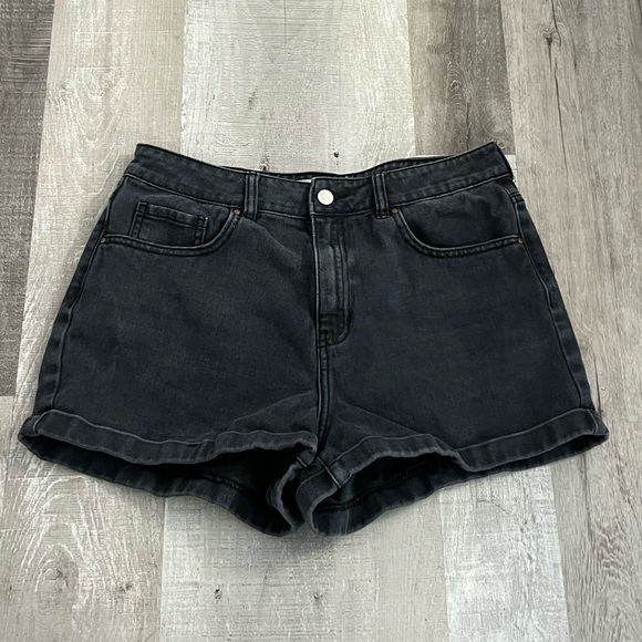Pacsun Black Mom Shorts - Picture 1 of 7